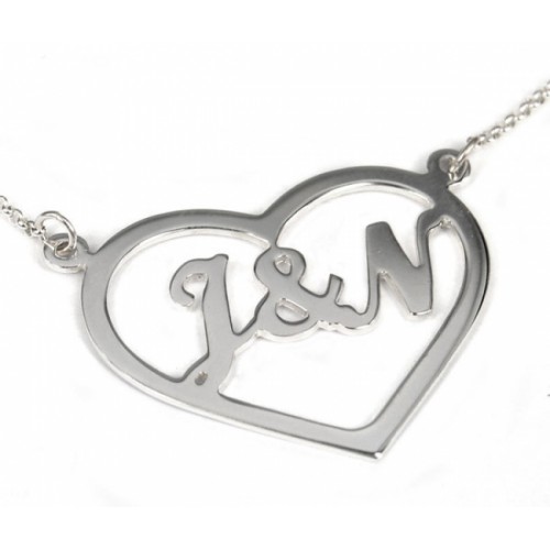 Lančič sa inicijalima u srcu